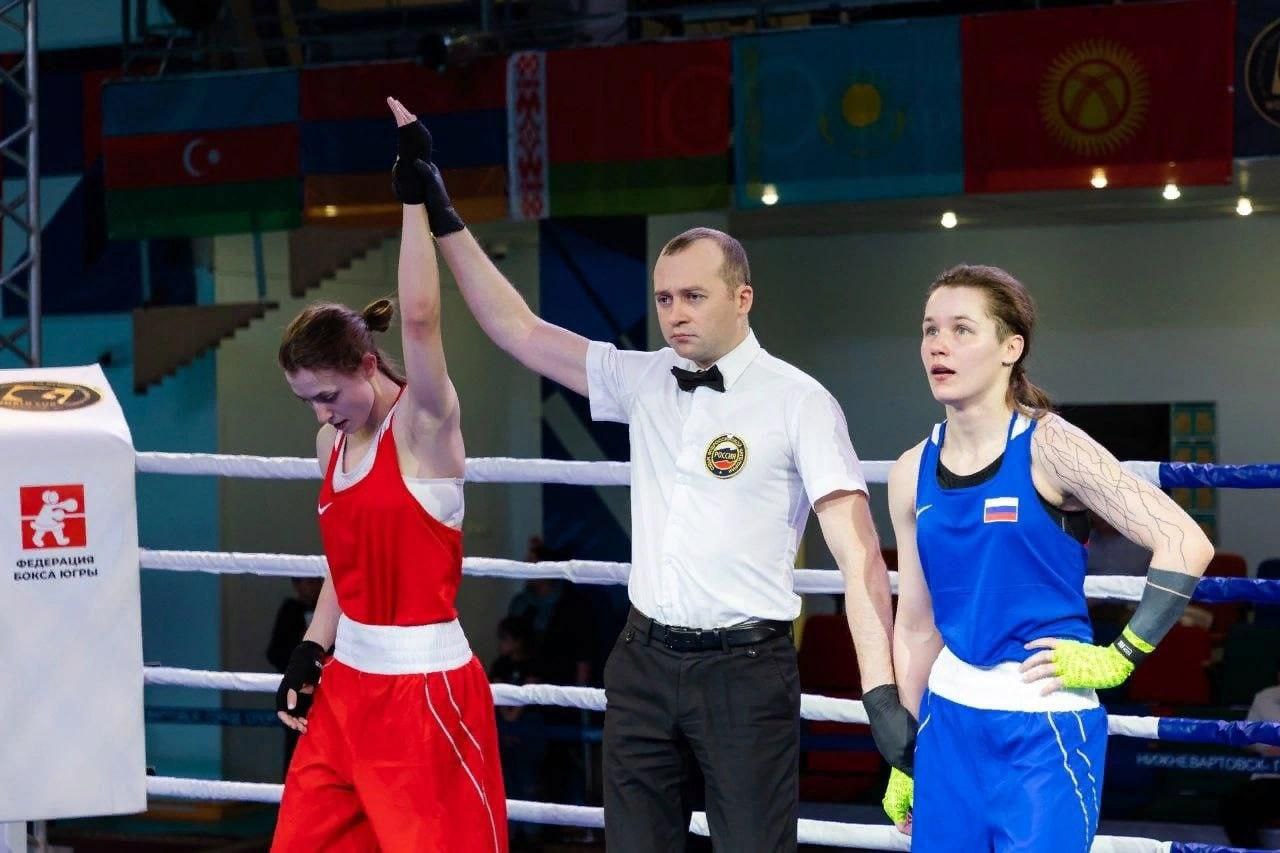 Наша спортсменка из Дебальцево, 20-летняя Ульяна Савро, стала победительницей Кубка мира по боксу!.