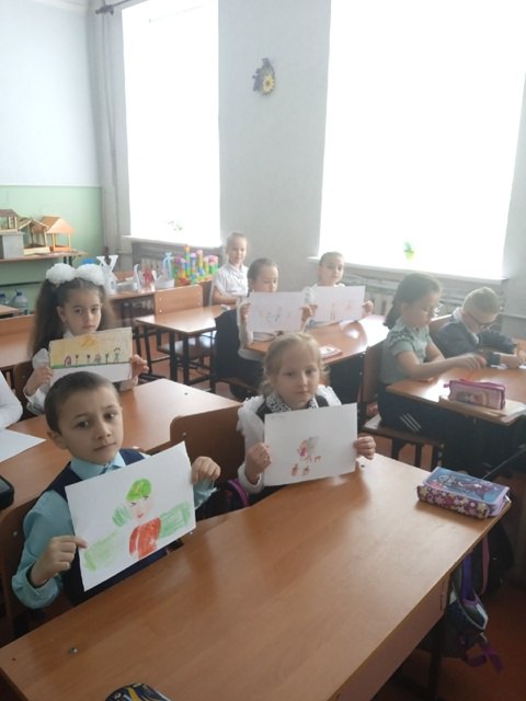 Школьникам Ждановки прививают любовь к труду с малых лет.